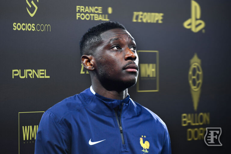 randal kolo muani taille